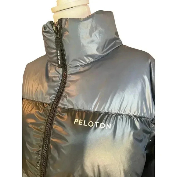 Pelaton puffer jacket grey and pink size medium - Picture 7 of 10